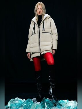 Orolay Puffer Down Thickened Jacket Beige Hooded Parka Coat Womens Small Warm